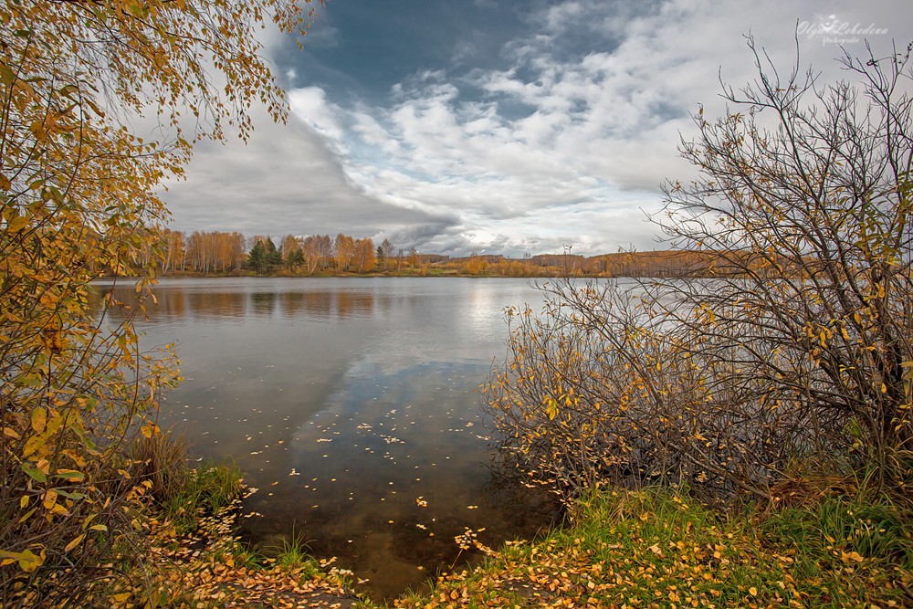 Осень на озере Нажмите на изображение, чтобы посмотреть его на полном экране.